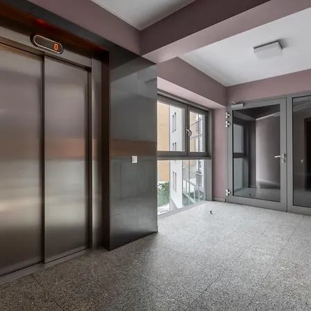 Homewell Czartoria- Free Parking